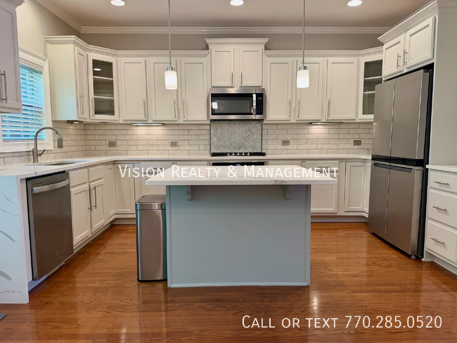 Luxury Townhome in Gate Community! property image