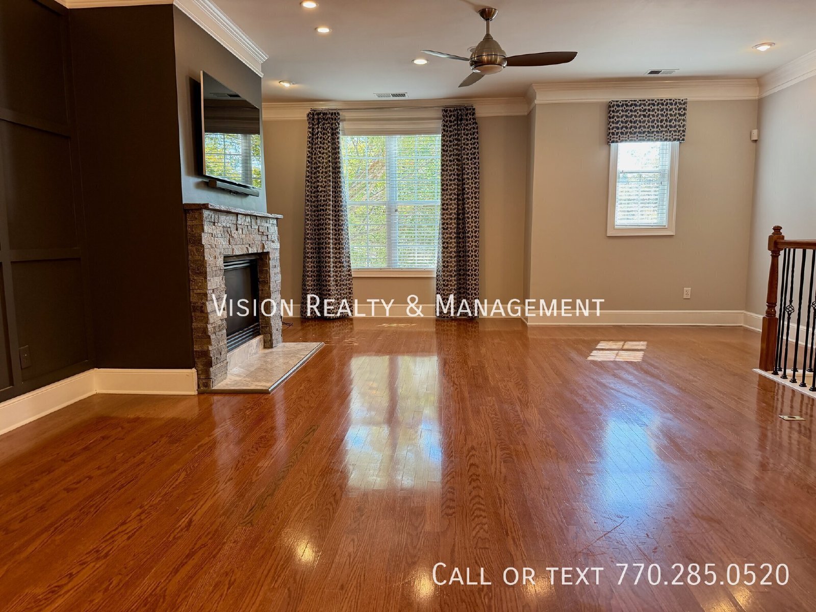 Luxury Townhome in Gate Community! property image