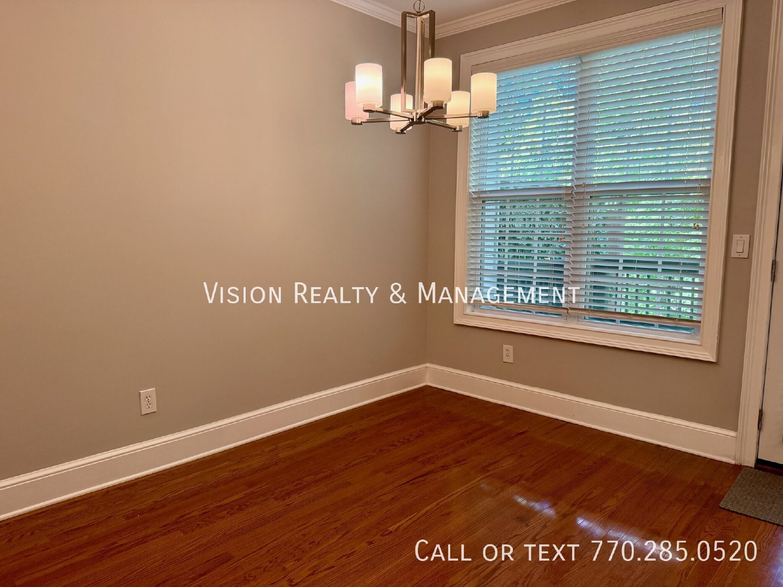 Luxury Townhome in Gate Community! property image
