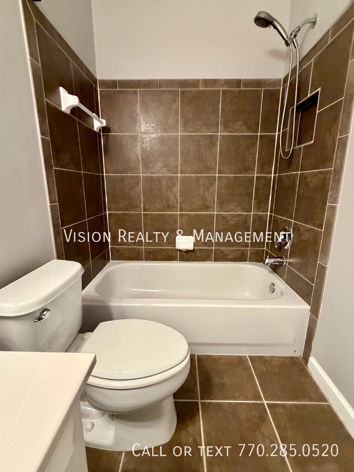 Luxury Townhome in Gate Community! property image