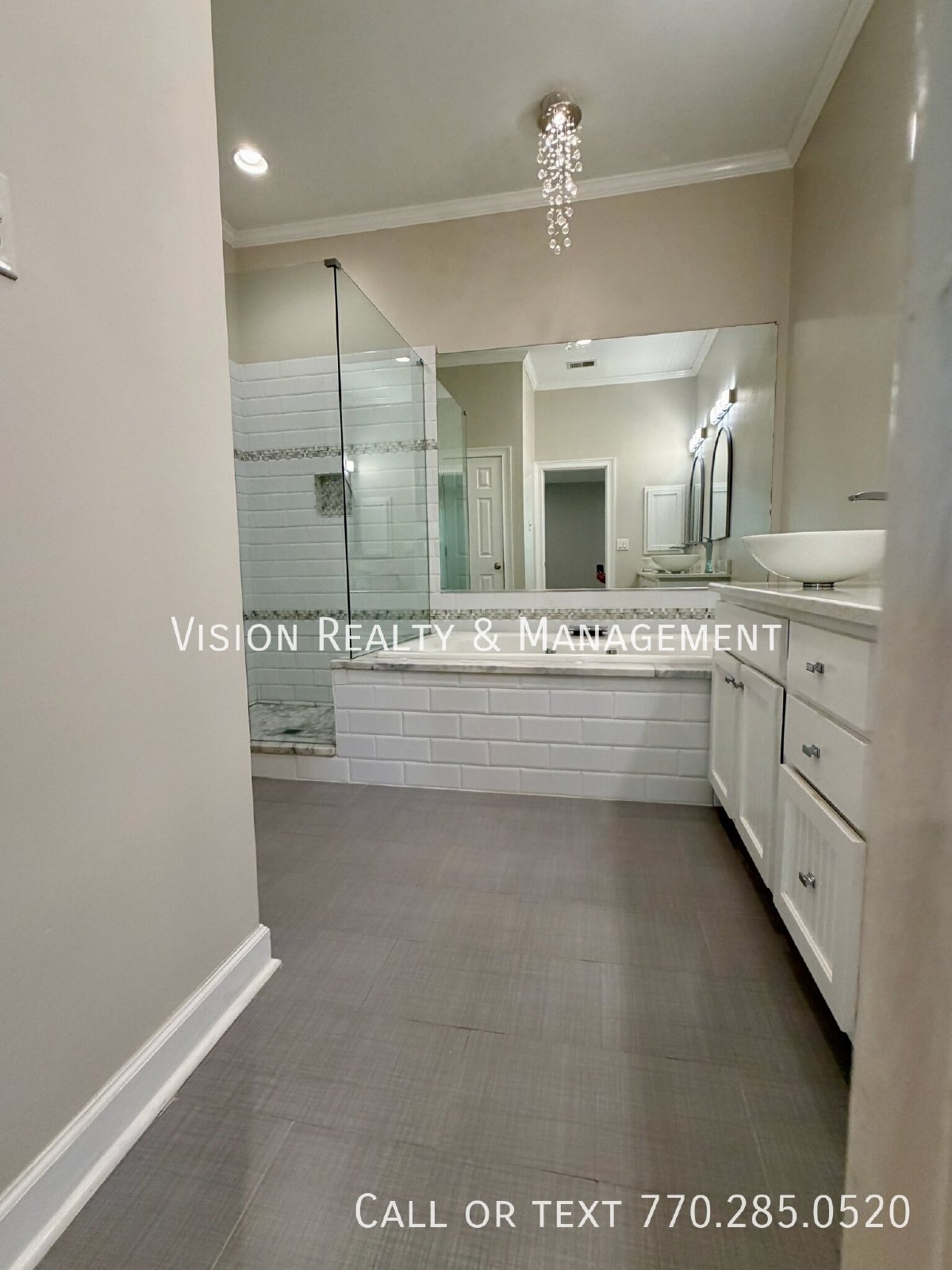 Luxury Townhome in Gate Community! property image