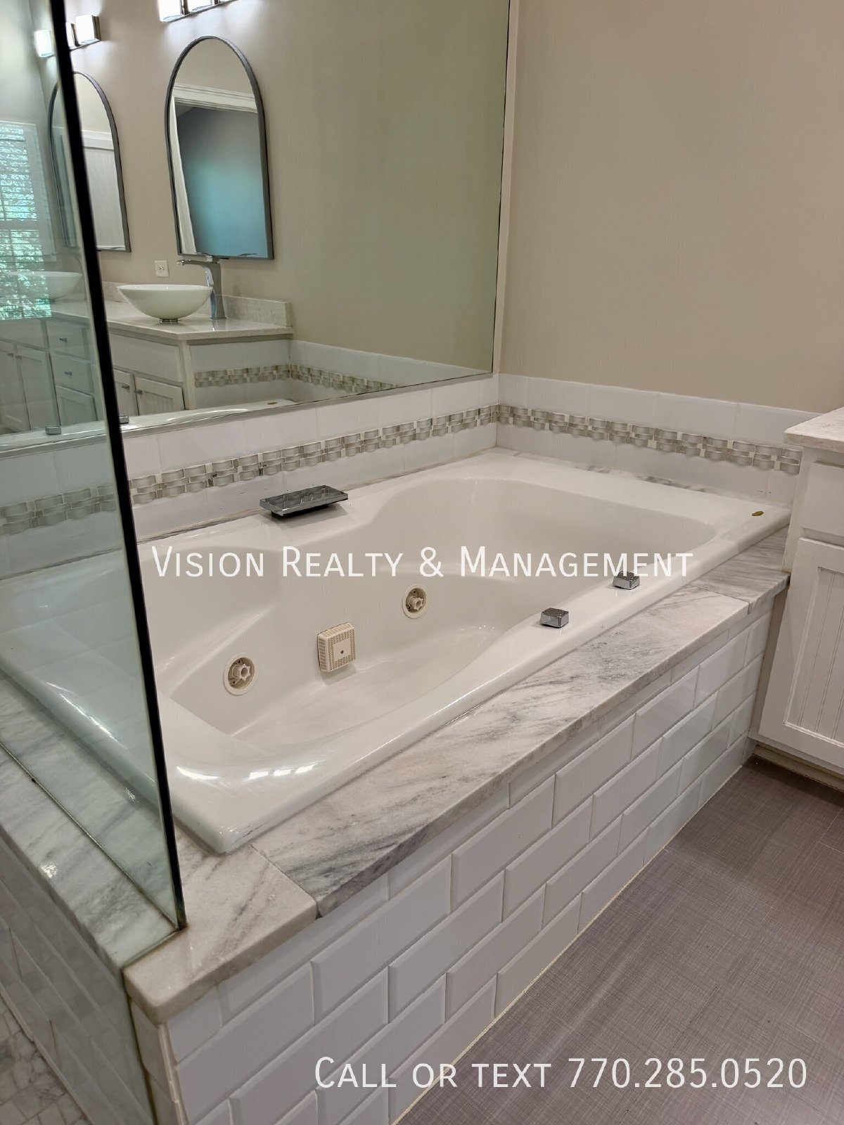 Luxury Townhome in Gate Community! property image
