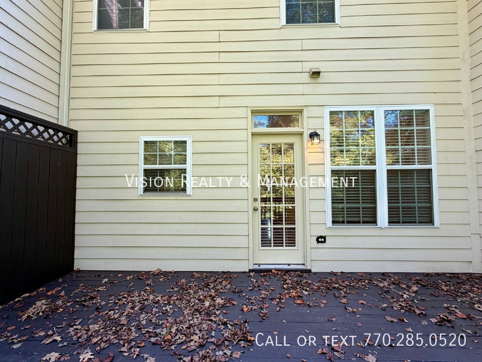 Luxury Townhome in Gate Community! property image