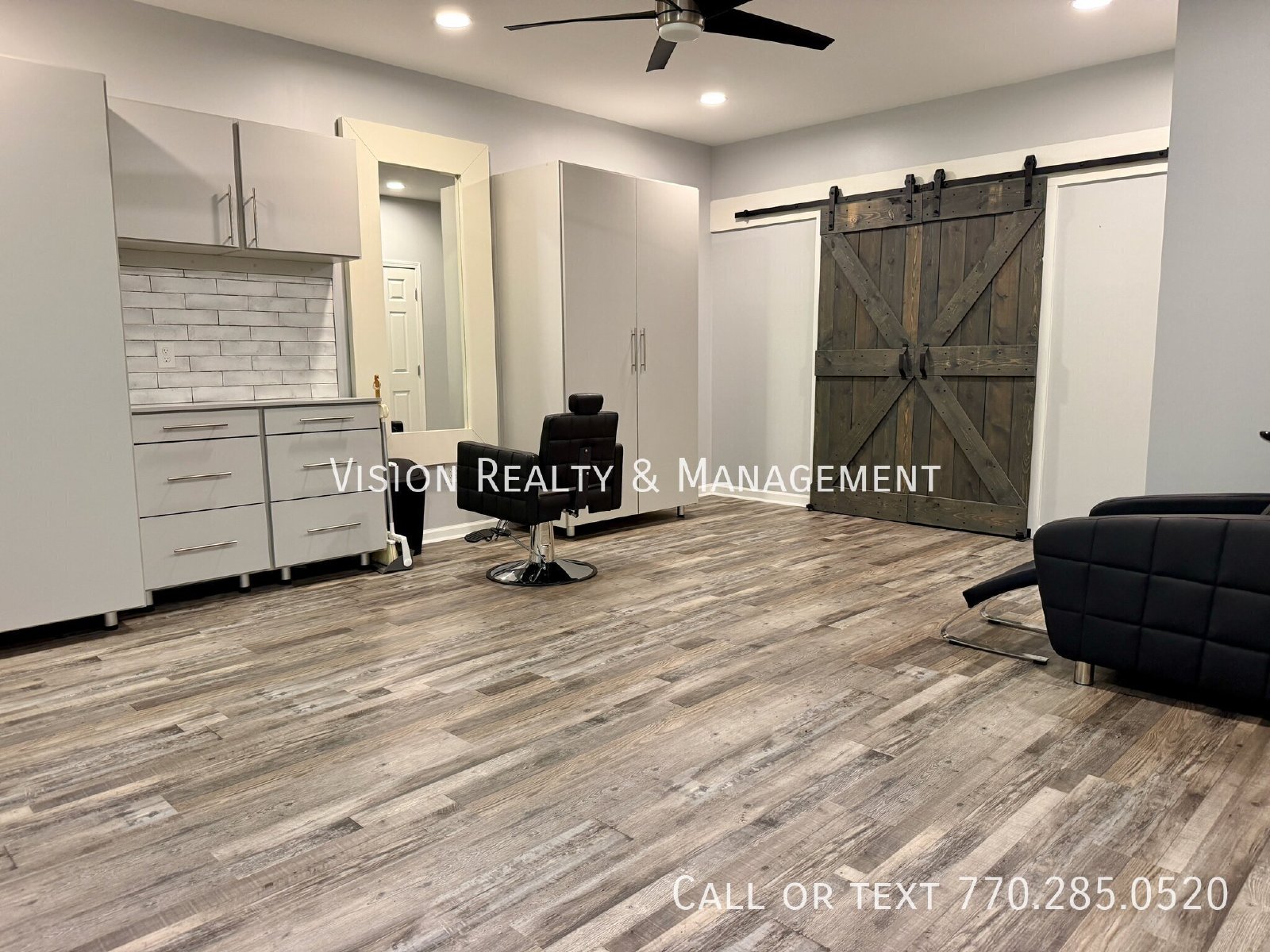 Luxury Townhome in Gate Community! property image