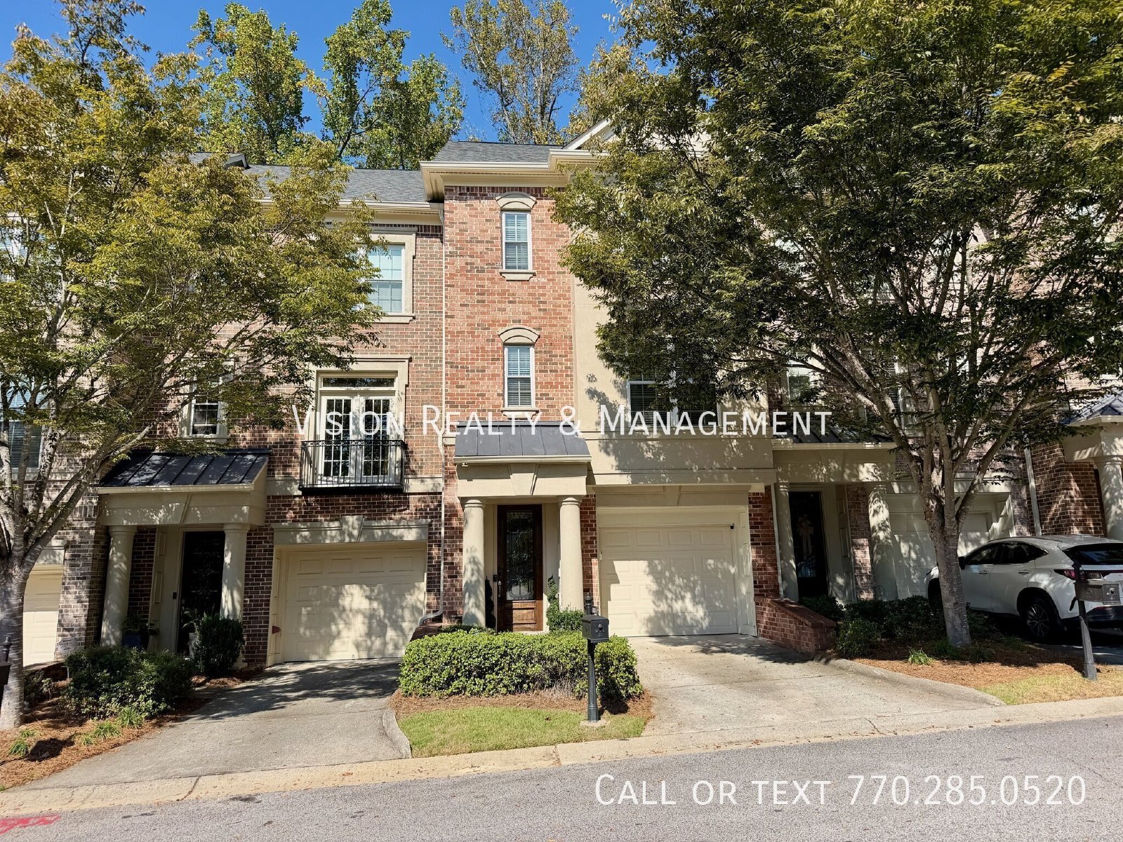 Luxury Townhome in Gate Community! property image