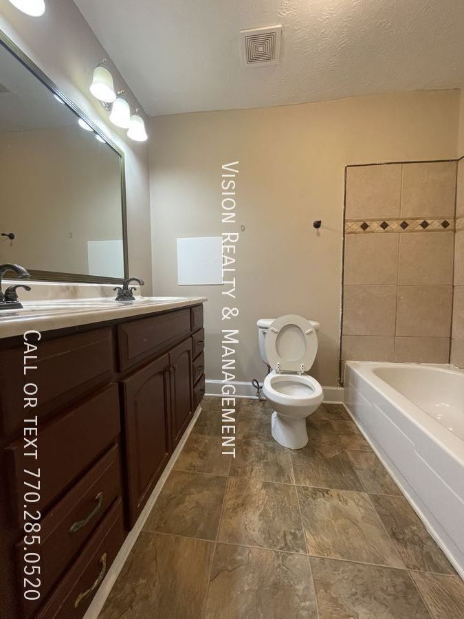30 Castlegate Cir. property image