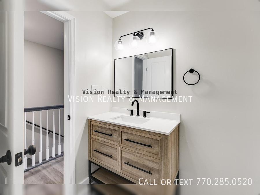 2 Bedroom 1.5 Bathroom inside Bremen property image