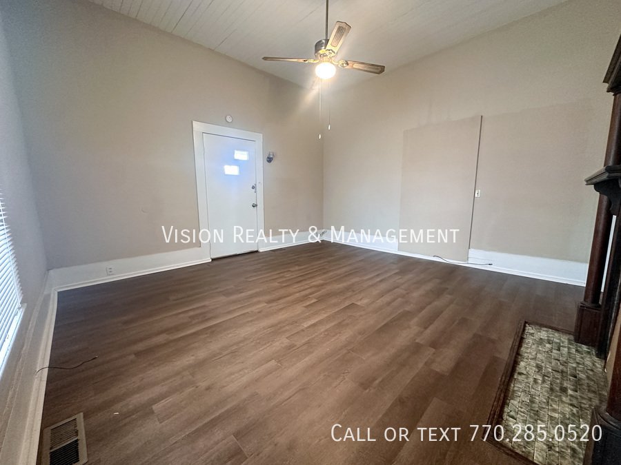 112 B Peachtree St property image