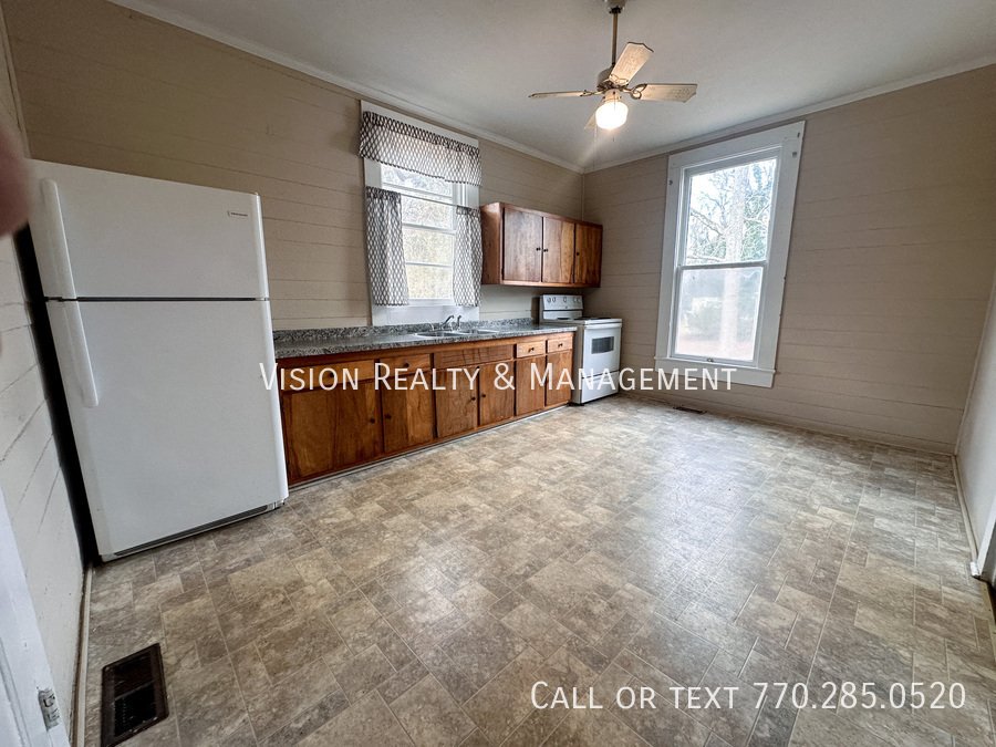 112 B Peachtree St property image