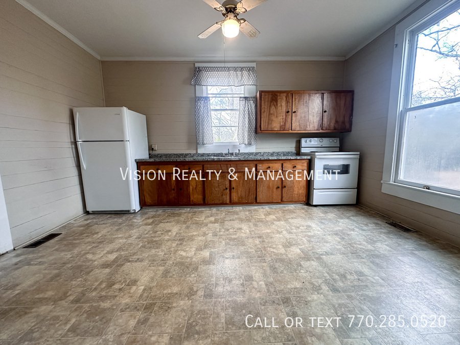 112 B Peachtree St property image