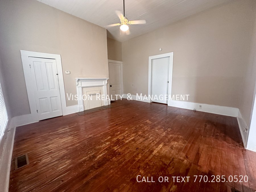 112 B Peachtree St property image