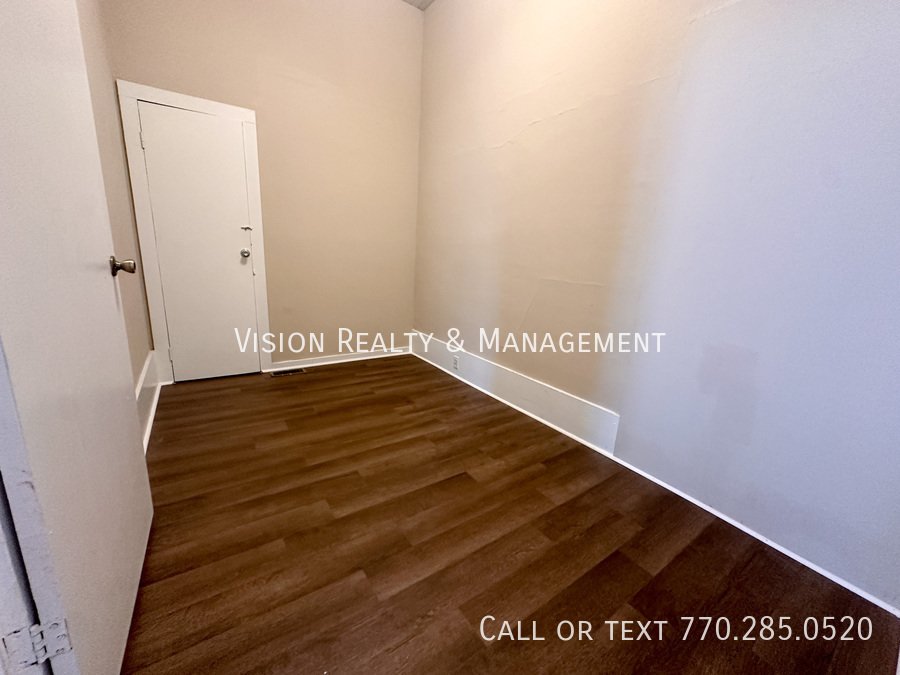 112 B Peachtree St property image