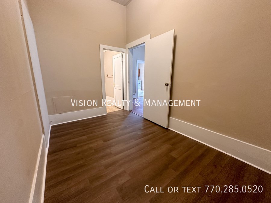 112 B Peachtree St property image