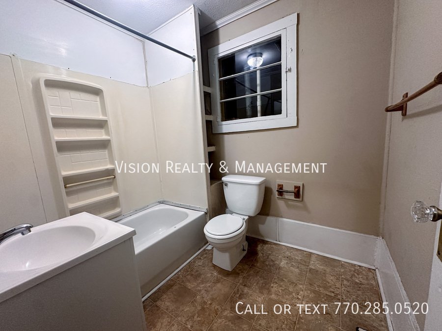 112 B Peachtree St property image