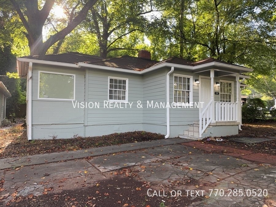 Newly Renovated 5bed/3bath property image