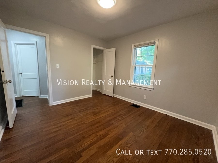 Newly Renovated 5bed/3bath property image