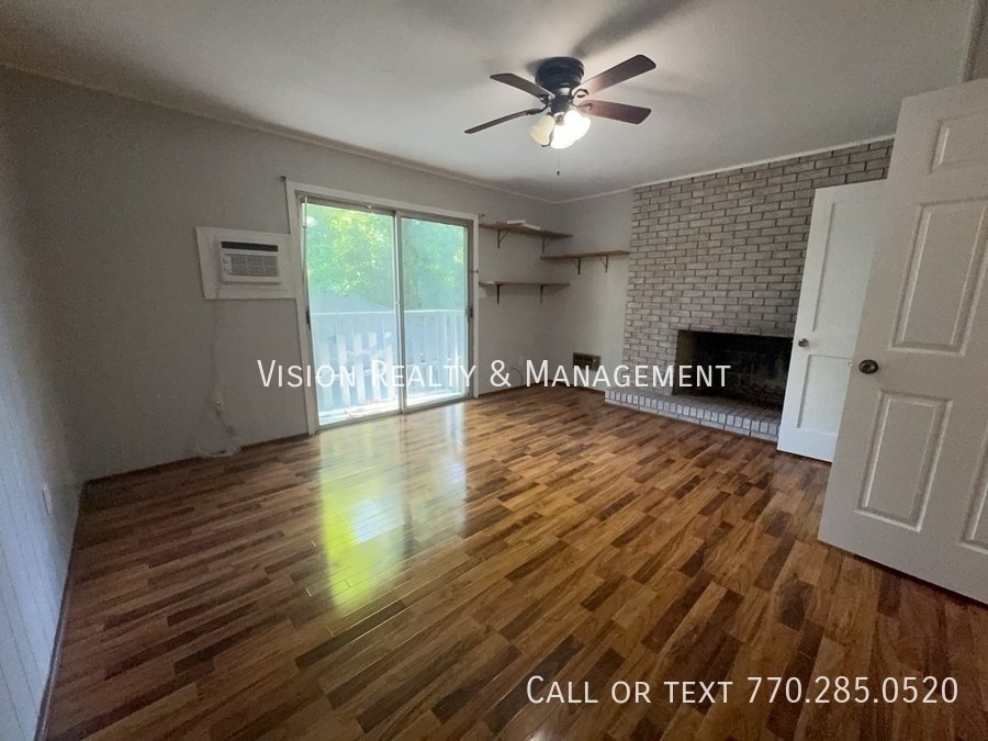 Newly Renovated 5bed/3bath property image
