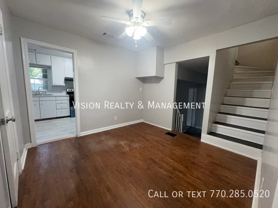 Newly Renovated 5bed/3bath property image