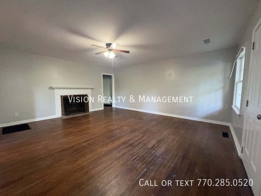 Newly Renovated 5bed/3bath property image